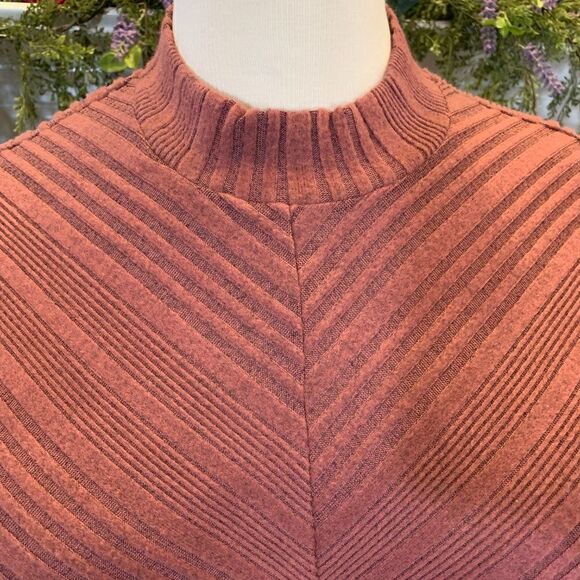 Lane Bryant 14/16 mauve dusty rose mock chevron brushed texture long sleeve top - Picture 2 of 9